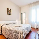 Souvenir Hotel 3*