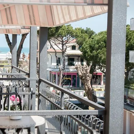 מלון Souvenir צ'סנטיקו