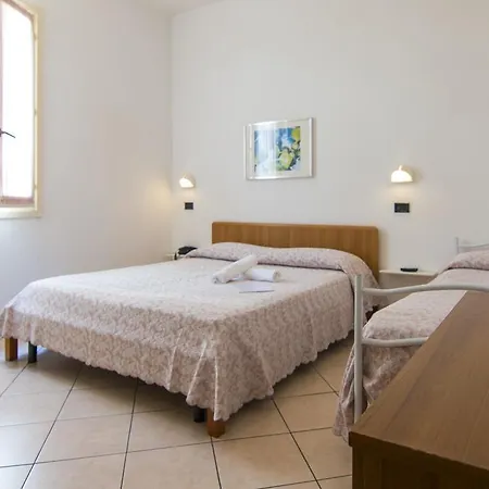 Souvenir Hotel 3*