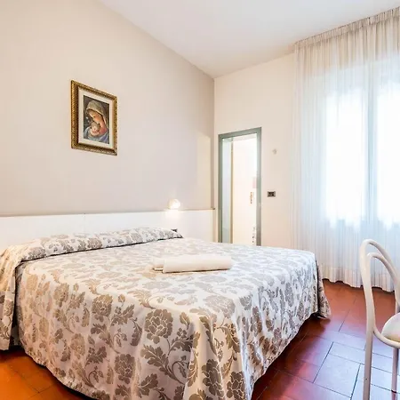 Souvenir Hotel 3*