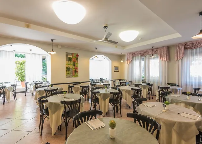 מלון Souvenir צ'סנטיקו